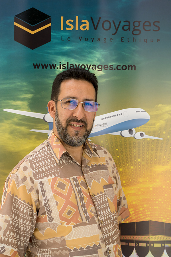 Hassan vendeur de séjour de tourisme religieux islamique omra haj économique pas cher ou confort