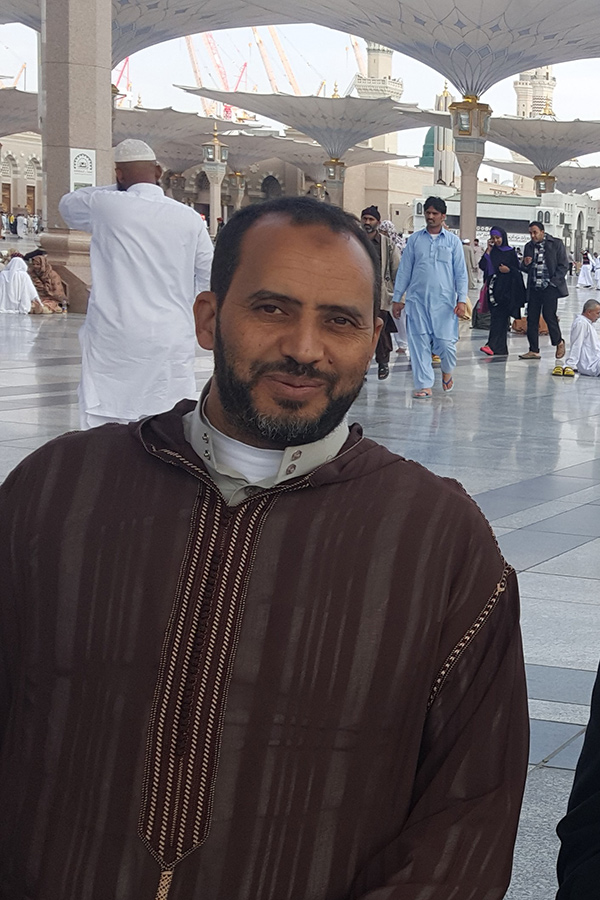 Ismail guide spirituel religieux pèlerinage à La Mecque bilingue arabe français de l'agence hajj omra