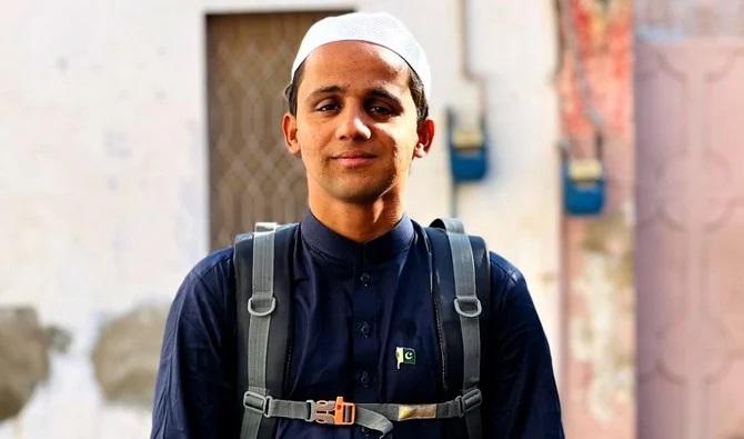 Un pakistanais se rend à La Mecque à pied pour le hajj 2023