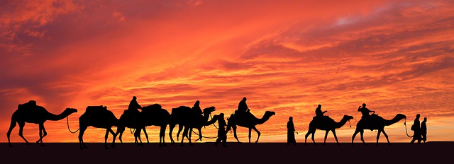 Les routes de pèlerinage vers les lieux sacrées de l’Islam avec notamment des caravanes
