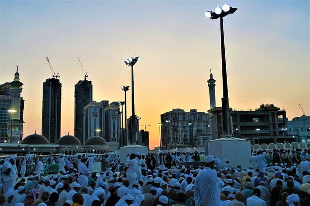 Etat de sacralisation ihram pour le hajj et omra sont  : al Ifrade, tamattou et qirane.